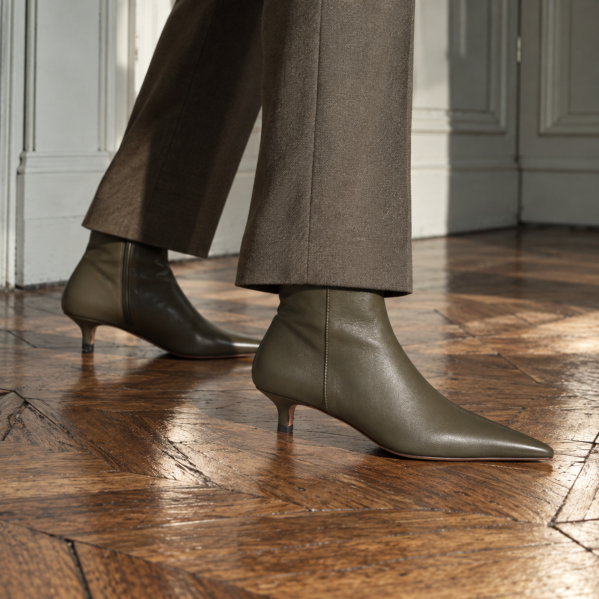 Bottine Nina en cuir de veau lisse olive